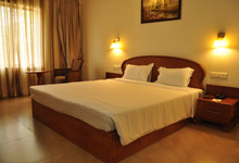 Sadhoo Heritage Hotel Bedroom